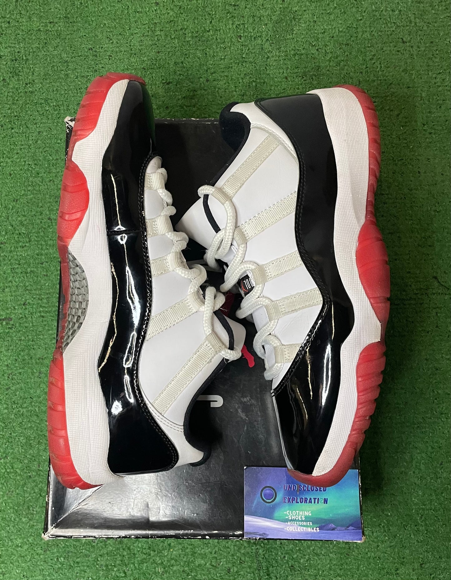 Jordan 11 low concord bred size 10men/11.5women