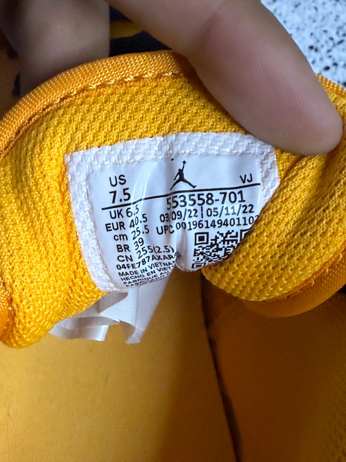 Jordan 1 Low Taxi 7.5 Men/9 Women “Preowned”