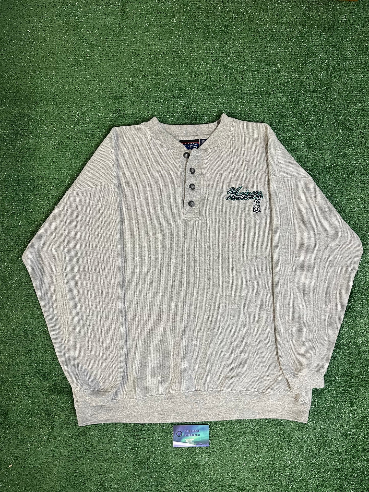 Vintage 1990s seattle mariners embroidered long sleeve button up tee