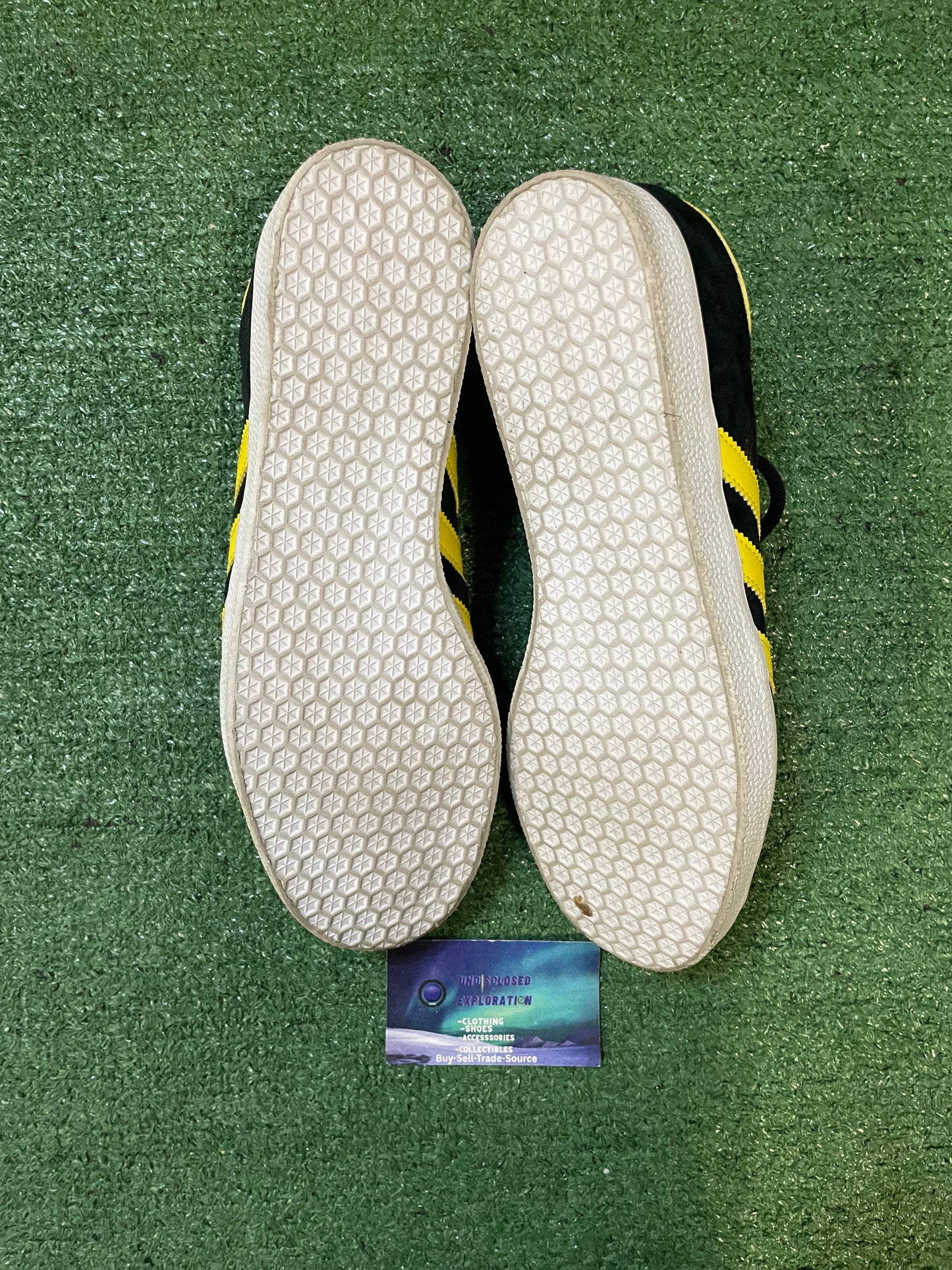 Adidas gazelle black impact yellow size 9.5men/11women