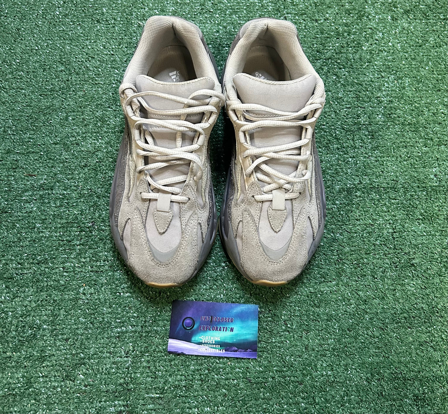 Adidas Yeezy boost 700 v2 tephra size 9.5men/11women