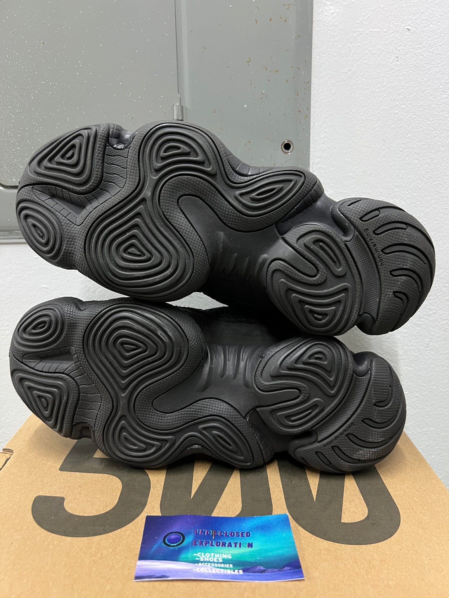 Adidas Yeezy 500 utility black size 8.5men/10women