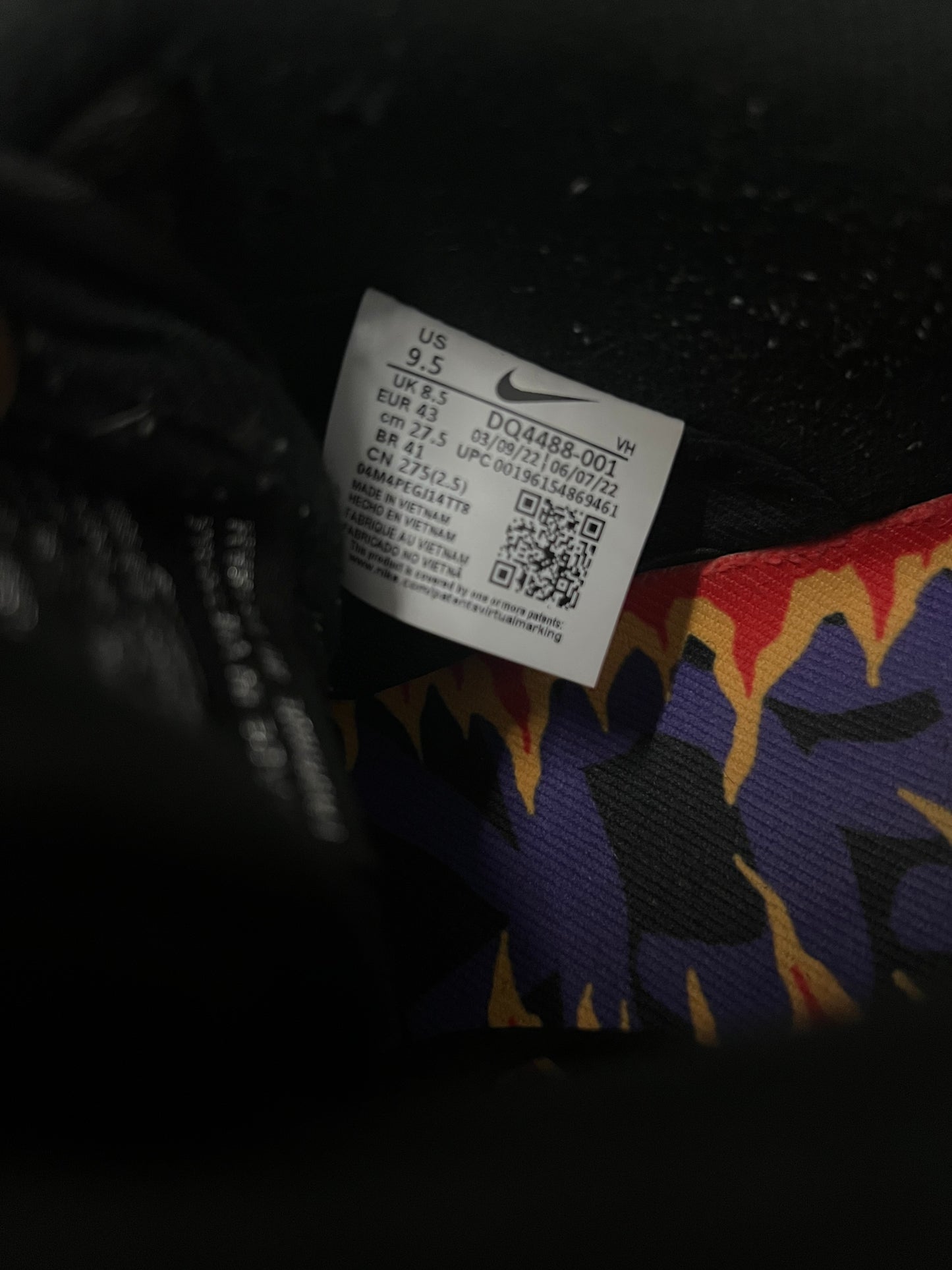 Nike sb dunk low neck face size 9.5men/11women