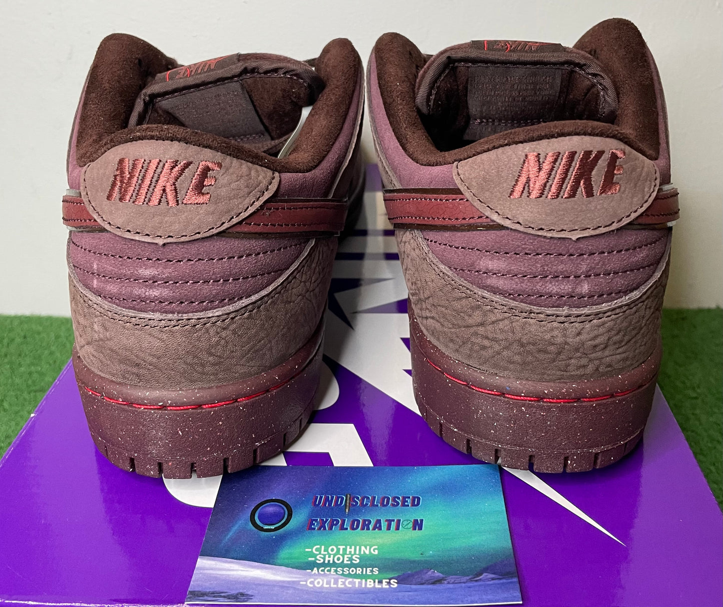 Nike sb dunk low city of love burgundy