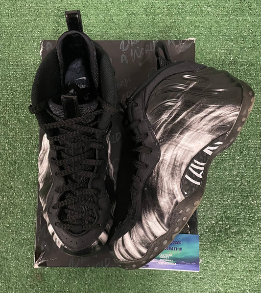 Nike Air Foamposite one dream a world black size 9men/10.5women