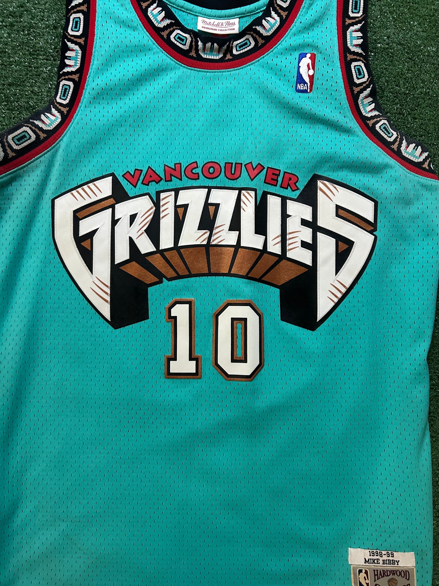Vancouver Grizzles Mitchell and Ness Mike Bibby #10 Jersey