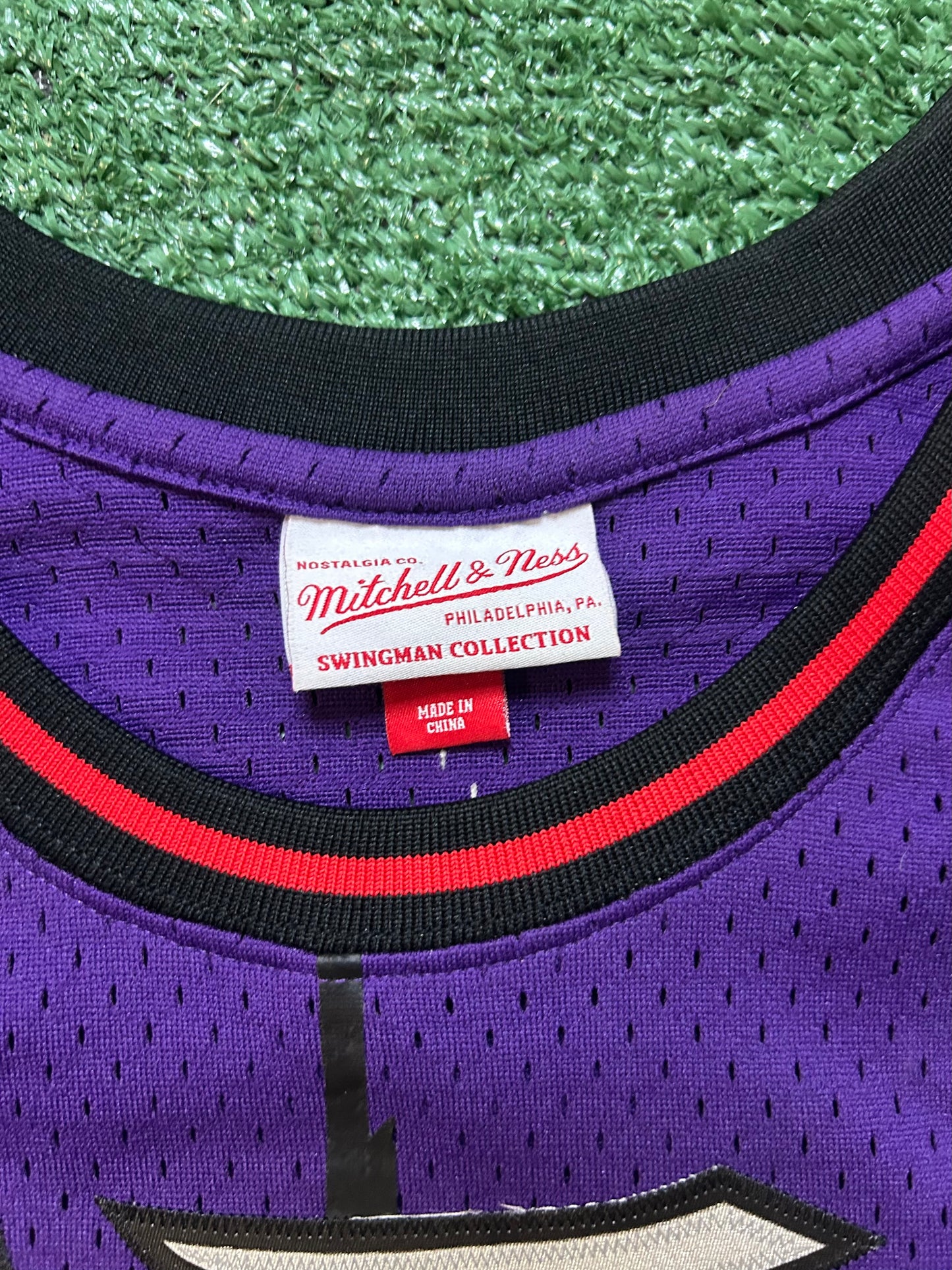 Toronto raptors Mitchell and Ness Vince Carter #15 jersey
