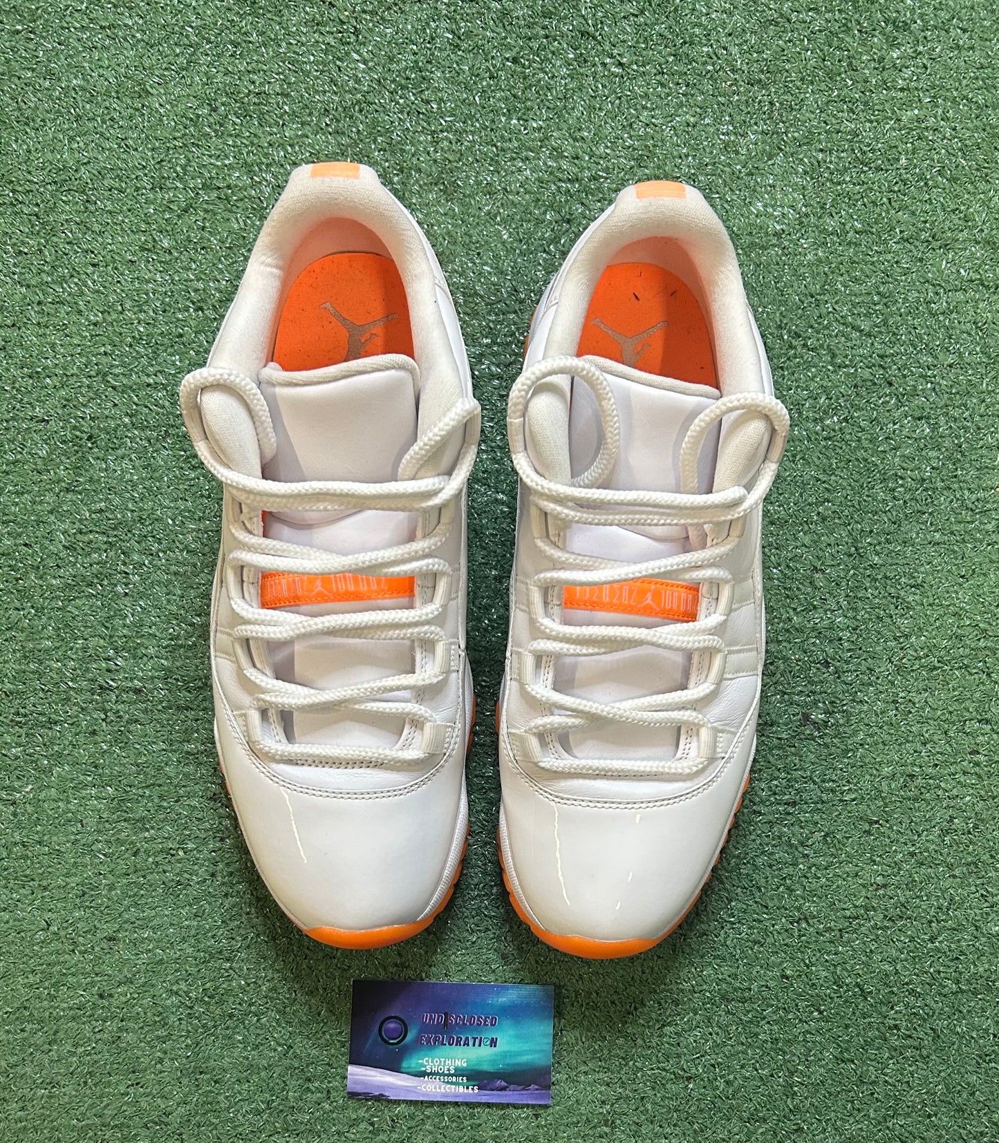 Jordan 11 low citrus size 10.5men/12women