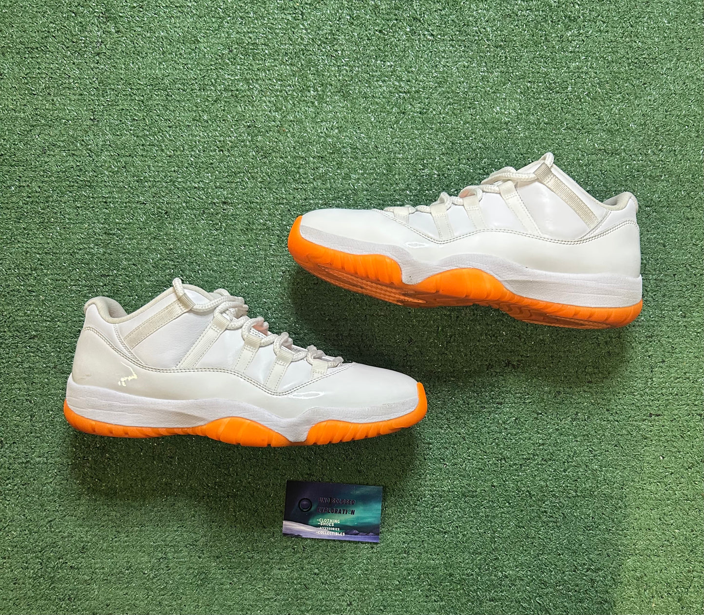 Jordan 11 low citrus size 10.5men/12women