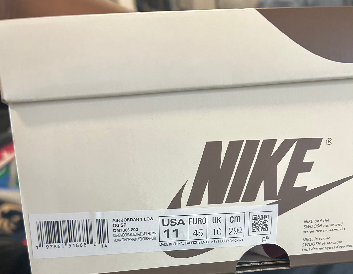 Jordan 1 low Travis Scott velvet brown