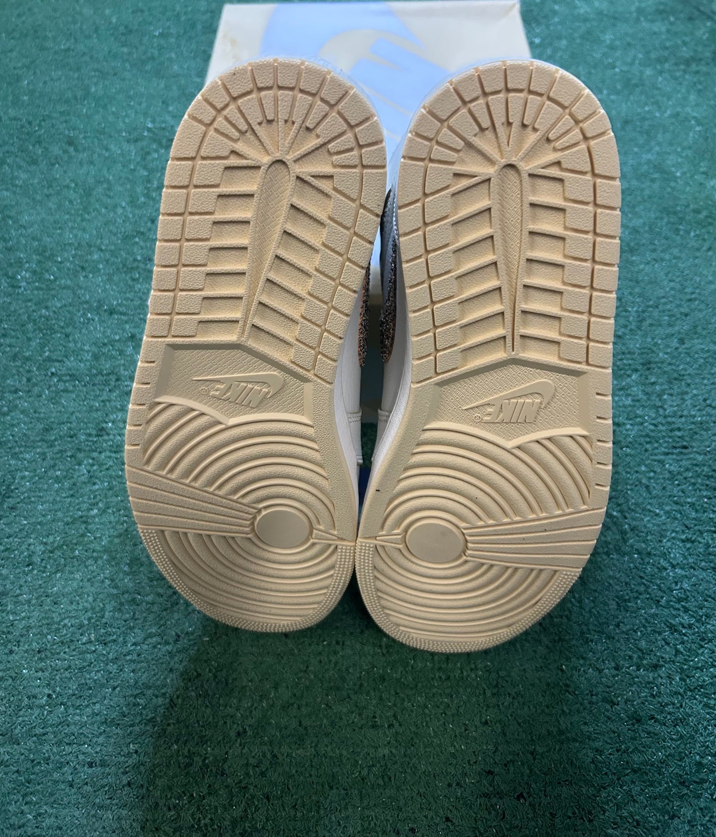 Jordan 1 high craft vibrations of Naija