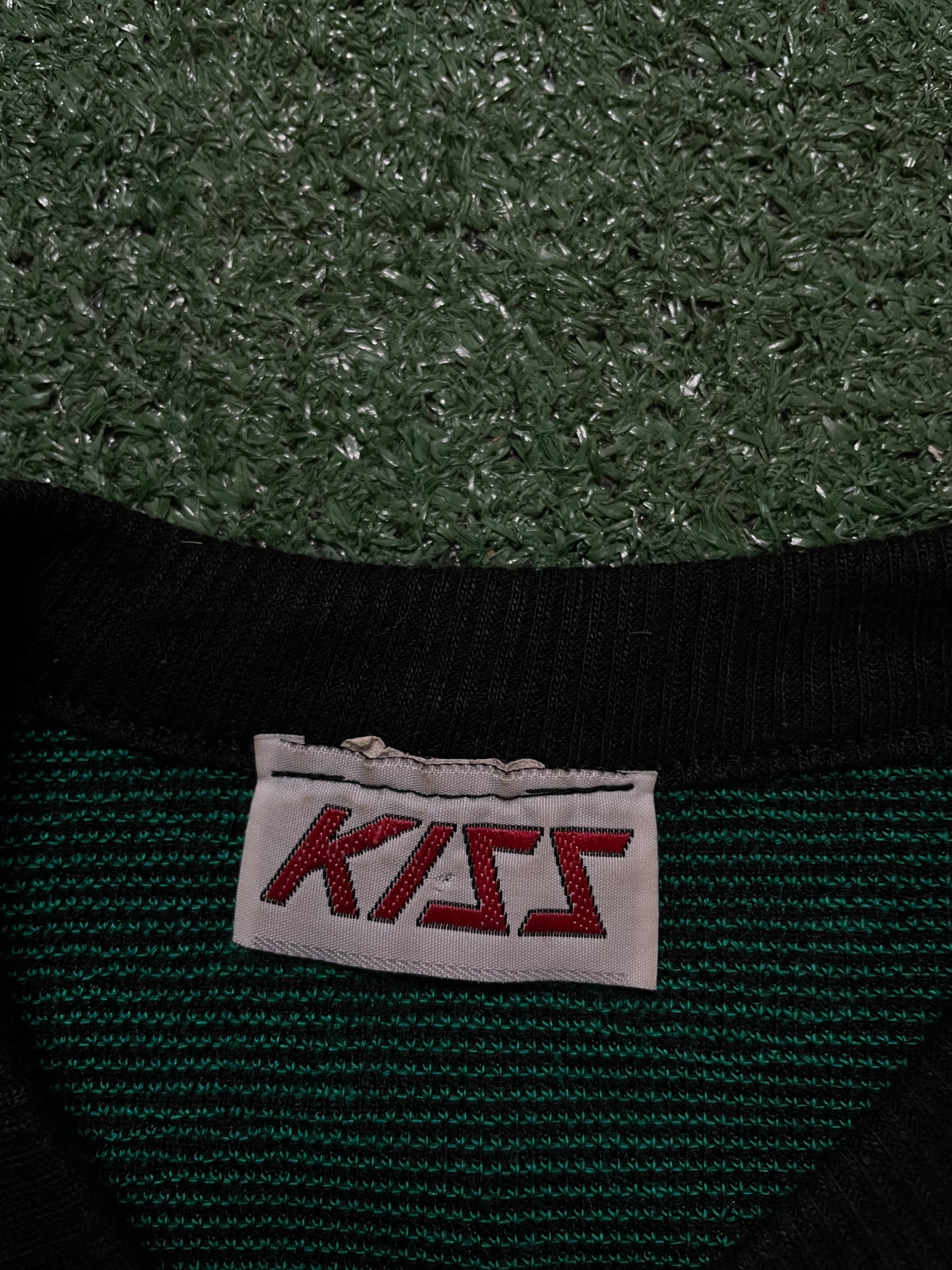 Vintage 1980s Kiss green & black crewneck
