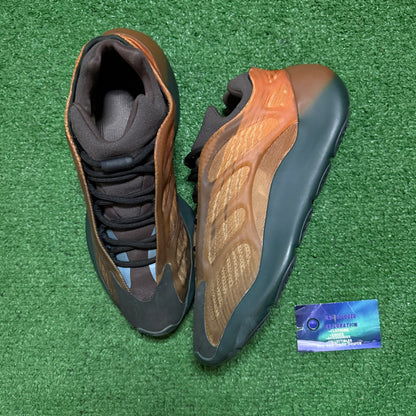 Yeezy 700 V3 Copper Fade 9.5 Men “Preowned”