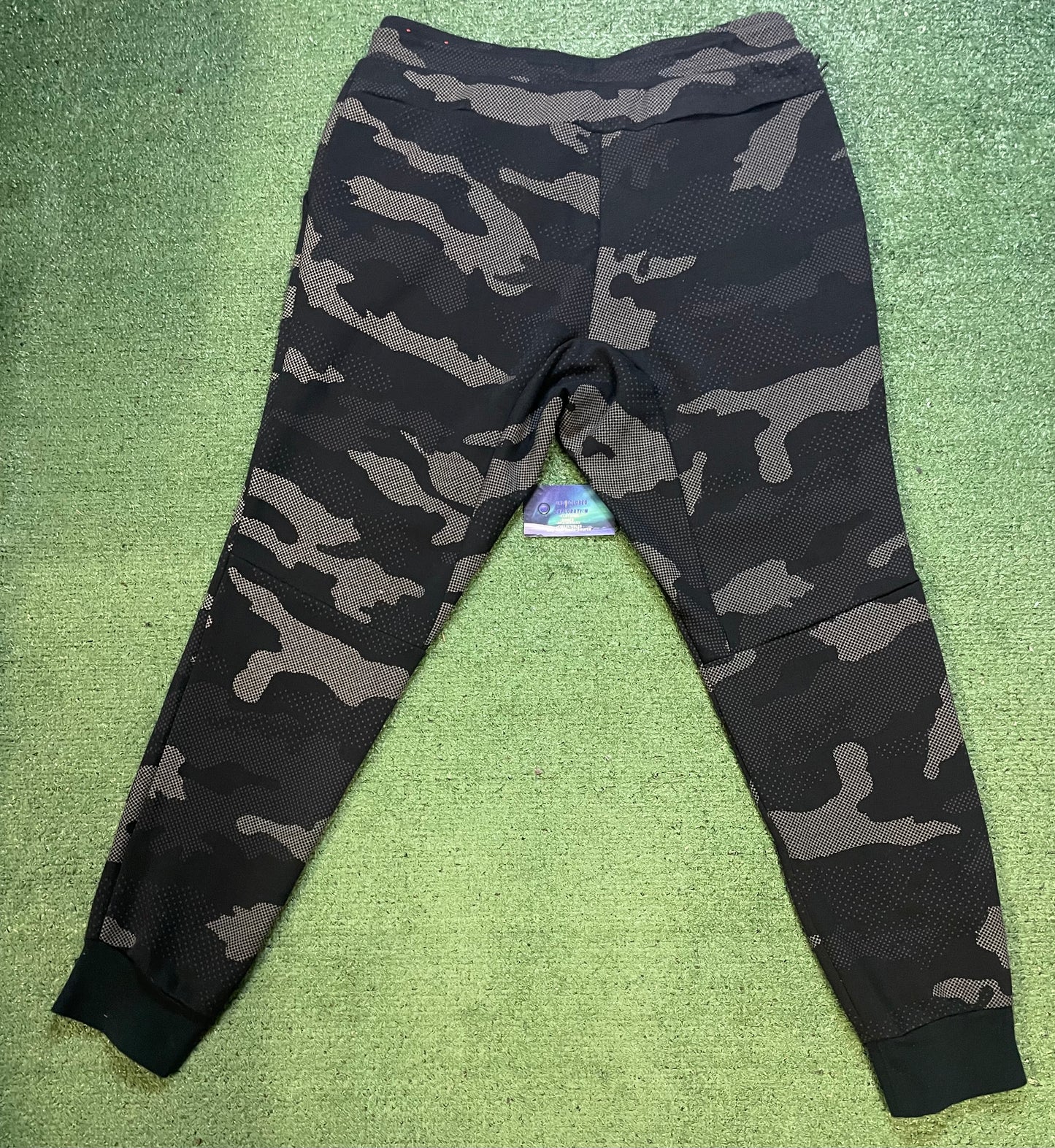 Nike tech fleece hero camo pants