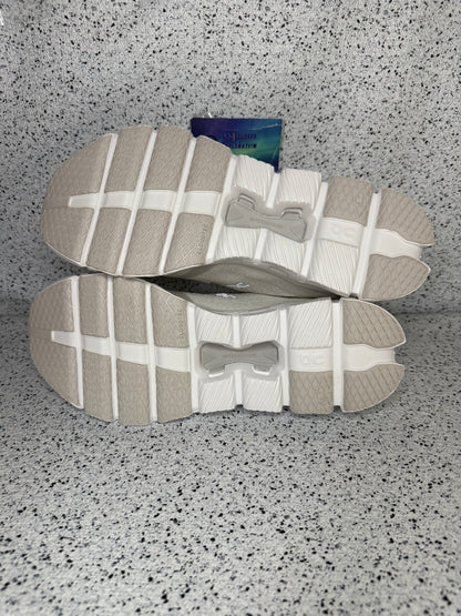 On Running Cloud X 4 AD White Wolf