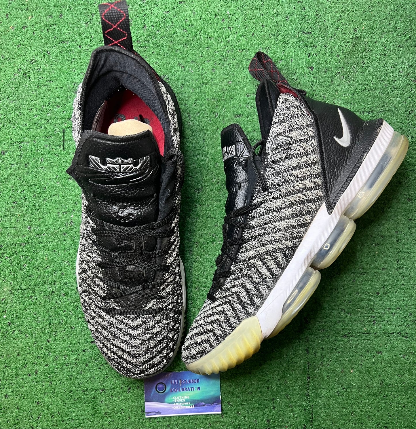 Nike LeBron 16 Oreo size 12men/13.5women