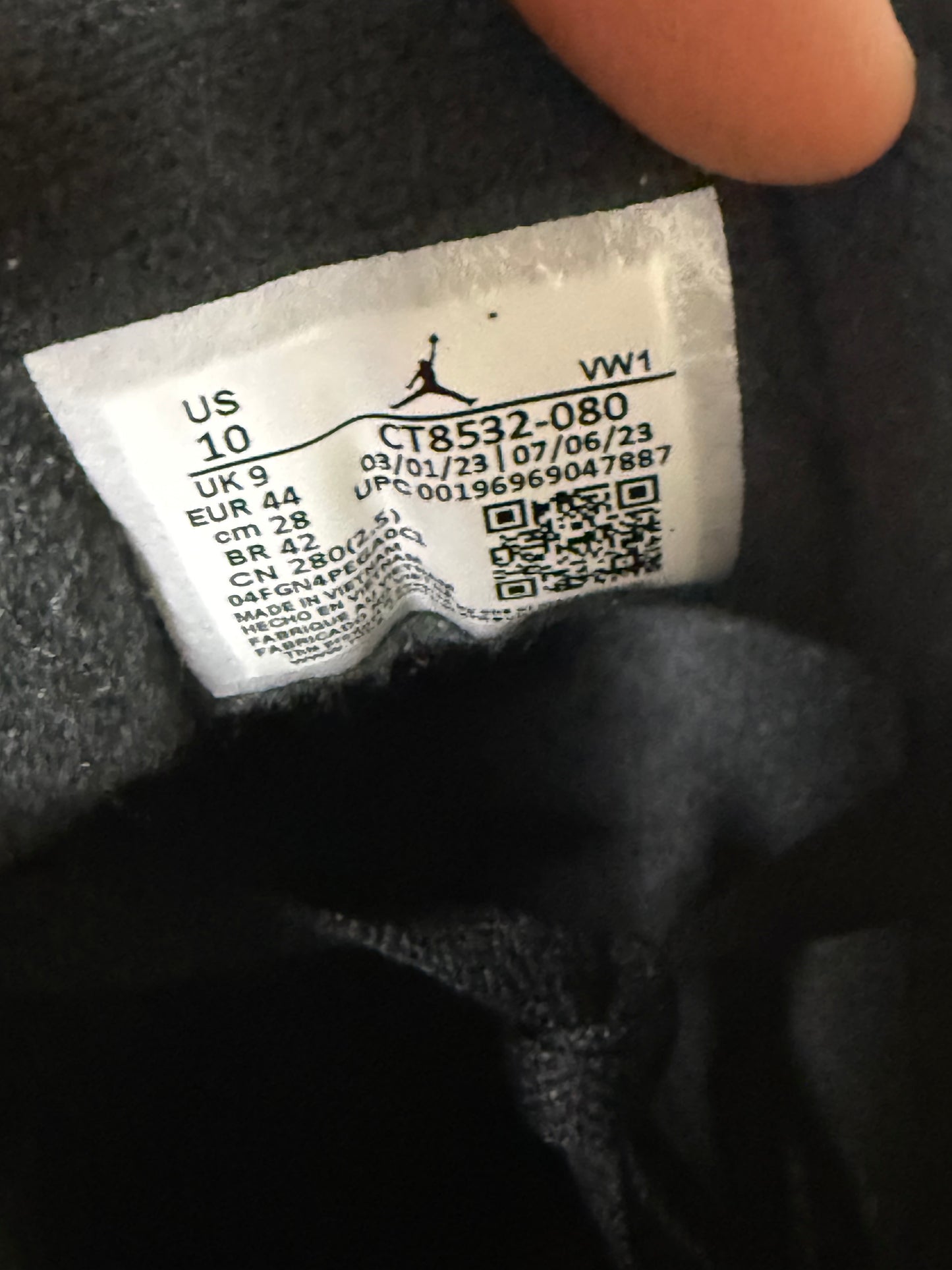 Jordan 3 Fear 10 Men/11.5 Women “Preowned”