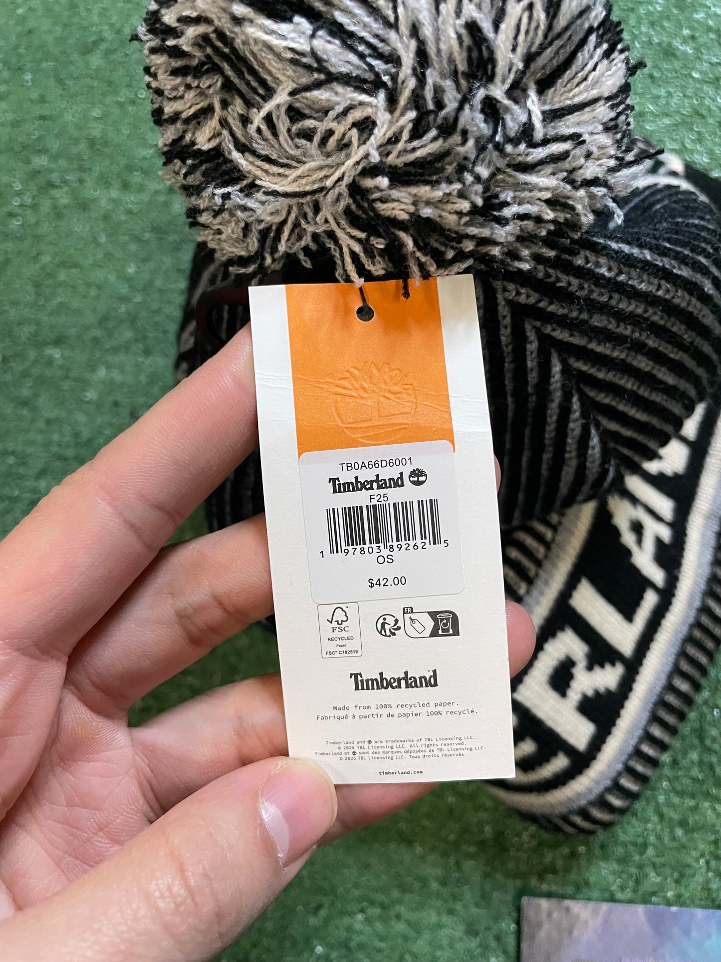 Timberland stadium black and white beanie
