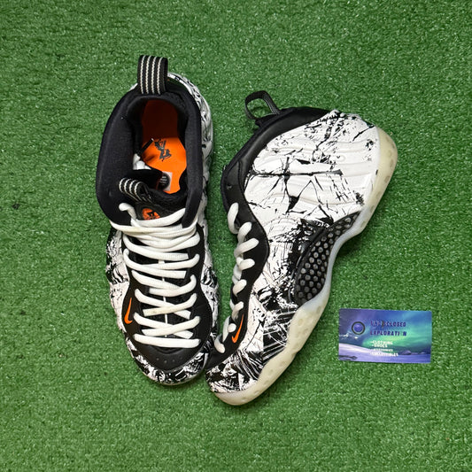 Nike Foamposite Shattered Backboard 8 Men/9.5 Women “Preowned”
