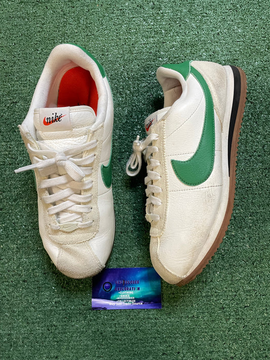 Nike Cortez aloe verde size 8.5men/10women