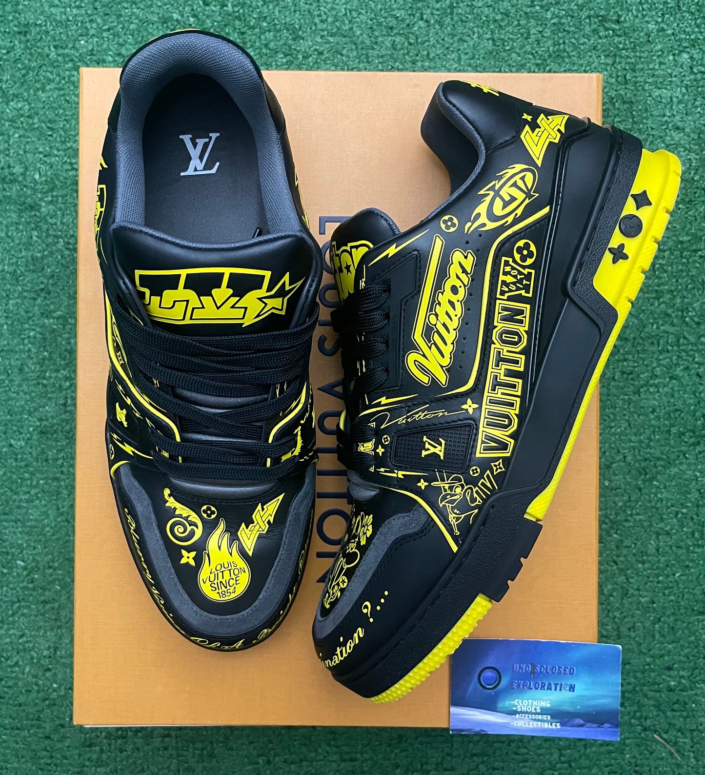 Louis Vuitton LV Trainer Black Yellow Graffiti 8LV/9.5 Men “Preowned”