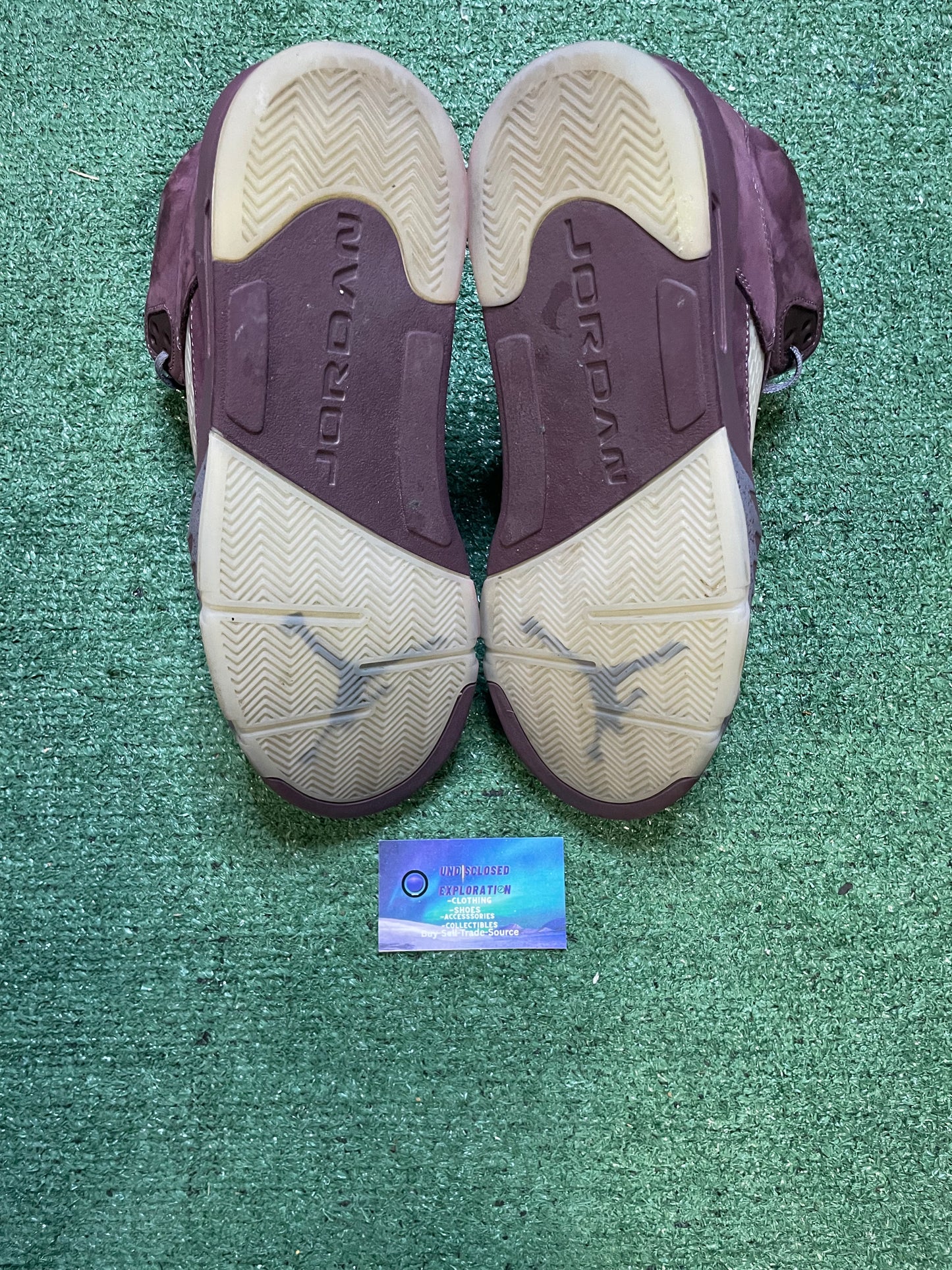 Air Jordan 5 burgundy size 11men/12.5women