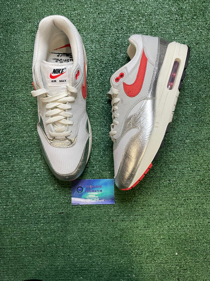 Nike Air Max 1 premium hot sauce size 10men/11.5women