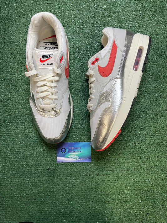Nike Air Max 1 premium hot sauce size 10men/11.5women