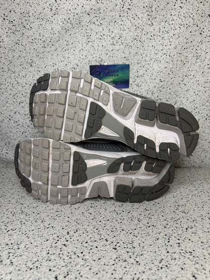 Nike Vomero 5 Wolf Grey 10men/11.5women “Preowned”