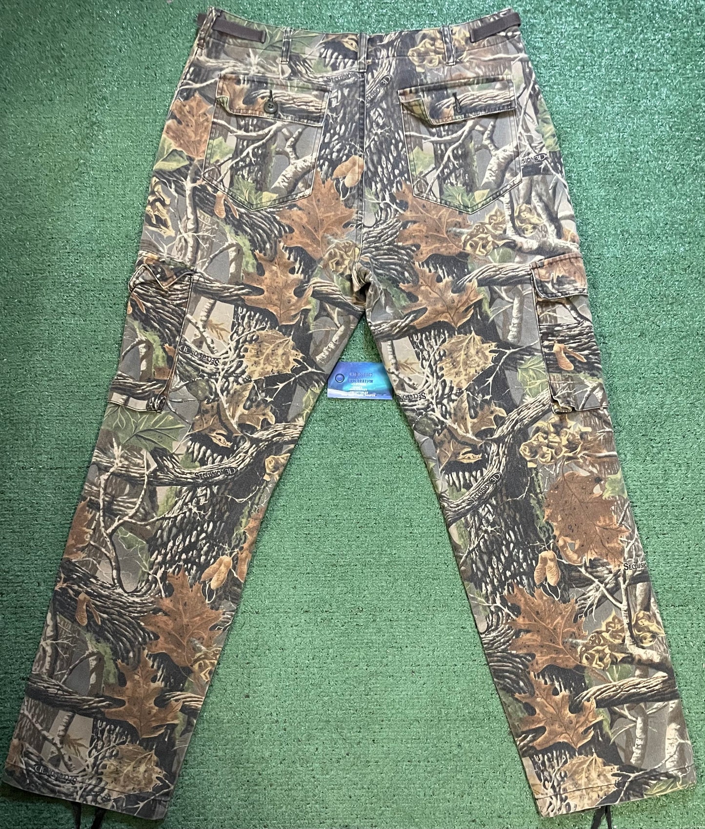 Leave camo cargo pants
