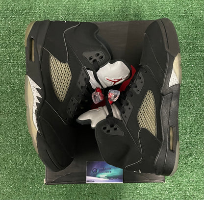 Jordan Metallic 5 2016 size 11men/12.5women