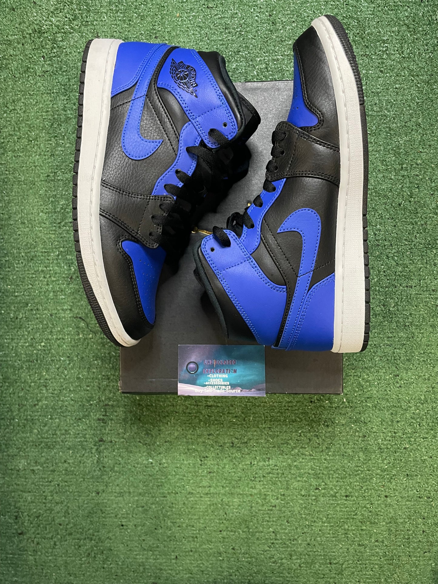 Air Jordan 1 Mid hyper royal size 8.5men/10women