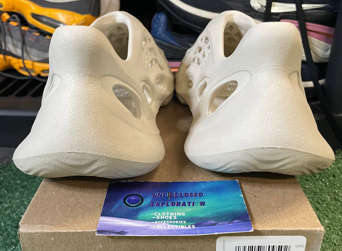Yeezy foam runner sand size 5men/6.5women