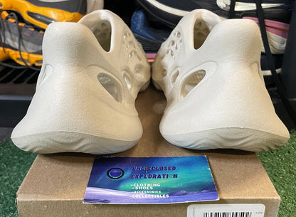 Yeezy foam runner sand size 5men/6.5women