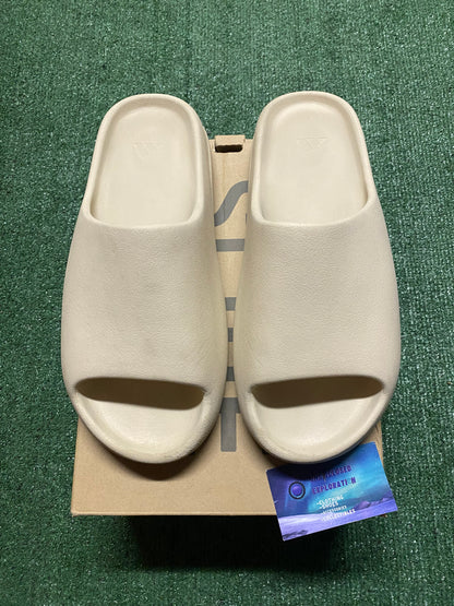 Adidas Yeezy Slide “Bone” size 13men/14.5women