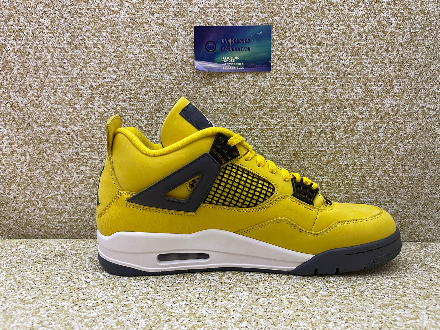 Jordan 4 Lightning 11 Men/12.5 Women “B-Grade”