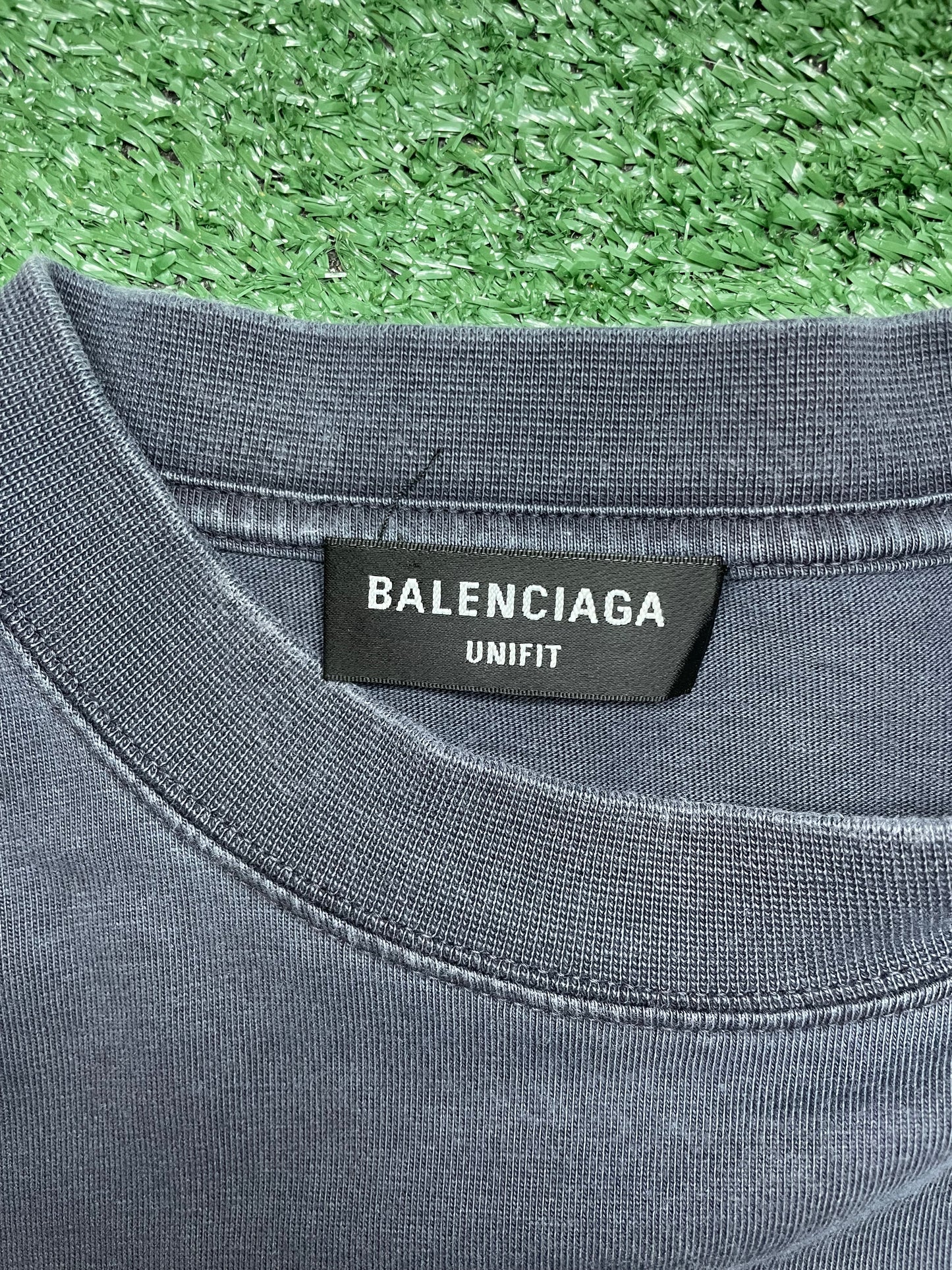 Balenciaga college crest tee