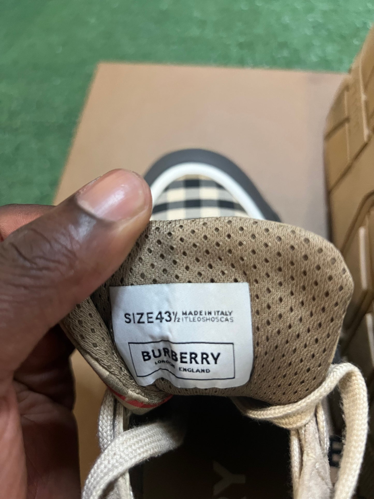Burberry Ramsey grey archive beige sneakers 10.5men/12women(EU 43.5)