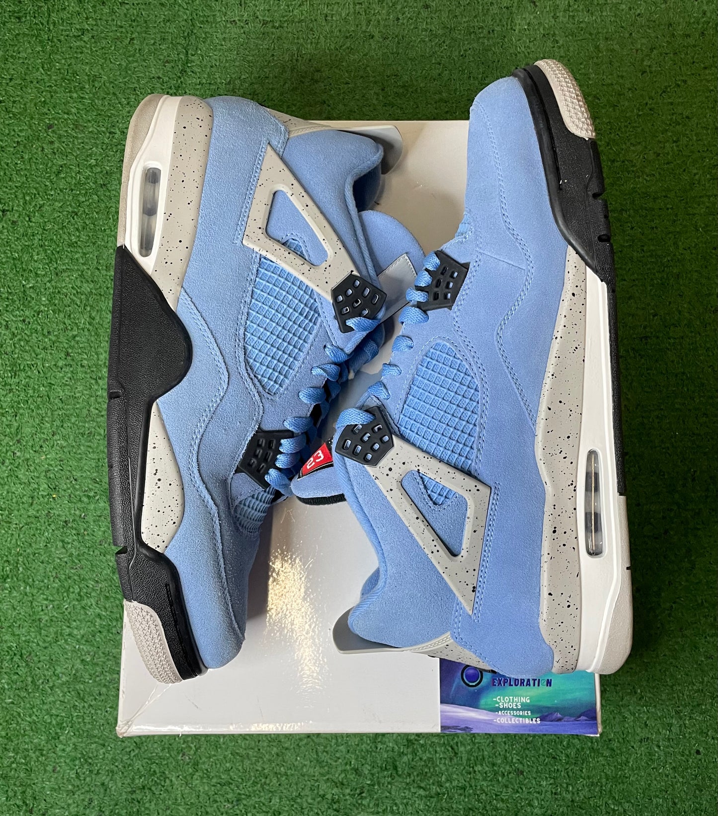 Jordan 4 Unc  University blue size 13men/14.5women