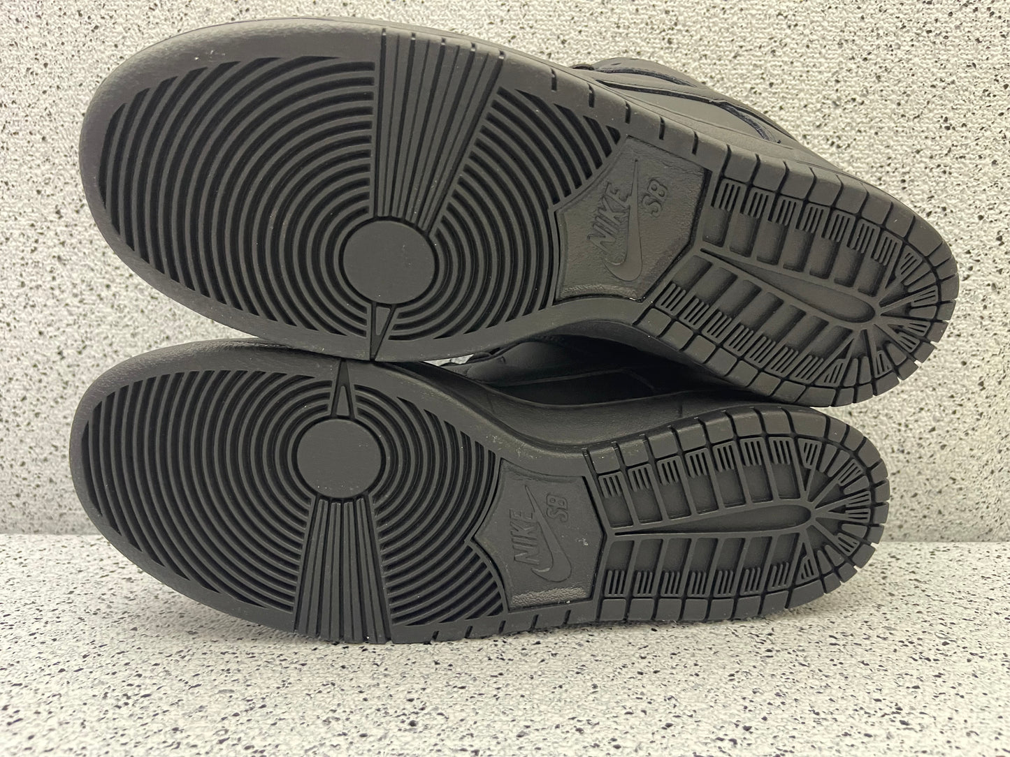 Nike Dunk Sb Low Triple Black
