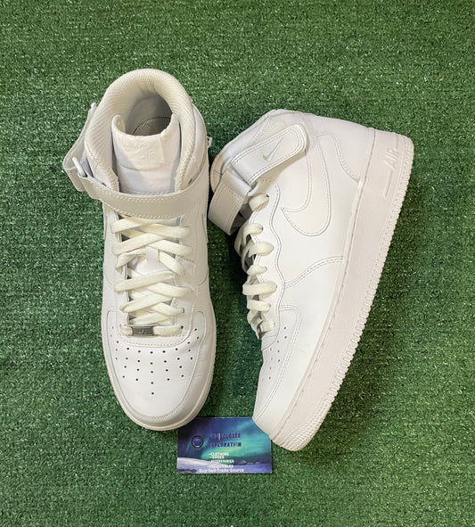 Nike Air Force 1 mid triple white size 10men/11.5women