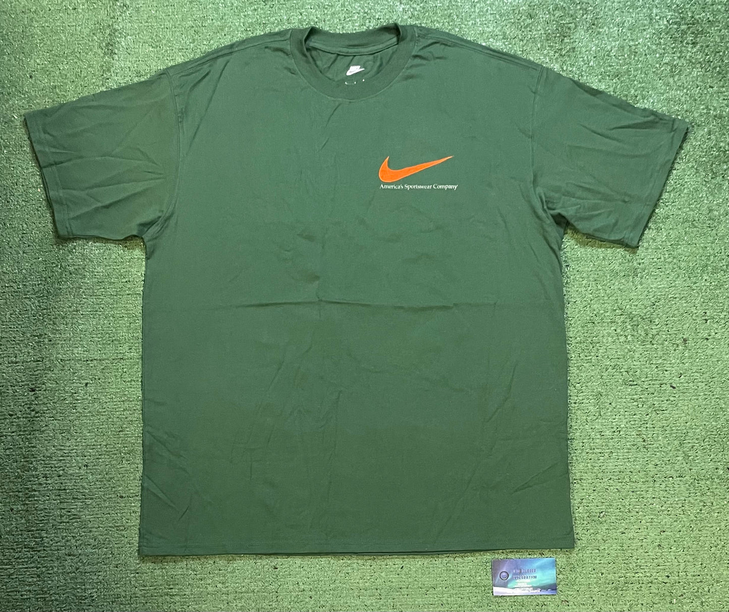 Nike sportswear America company van tee