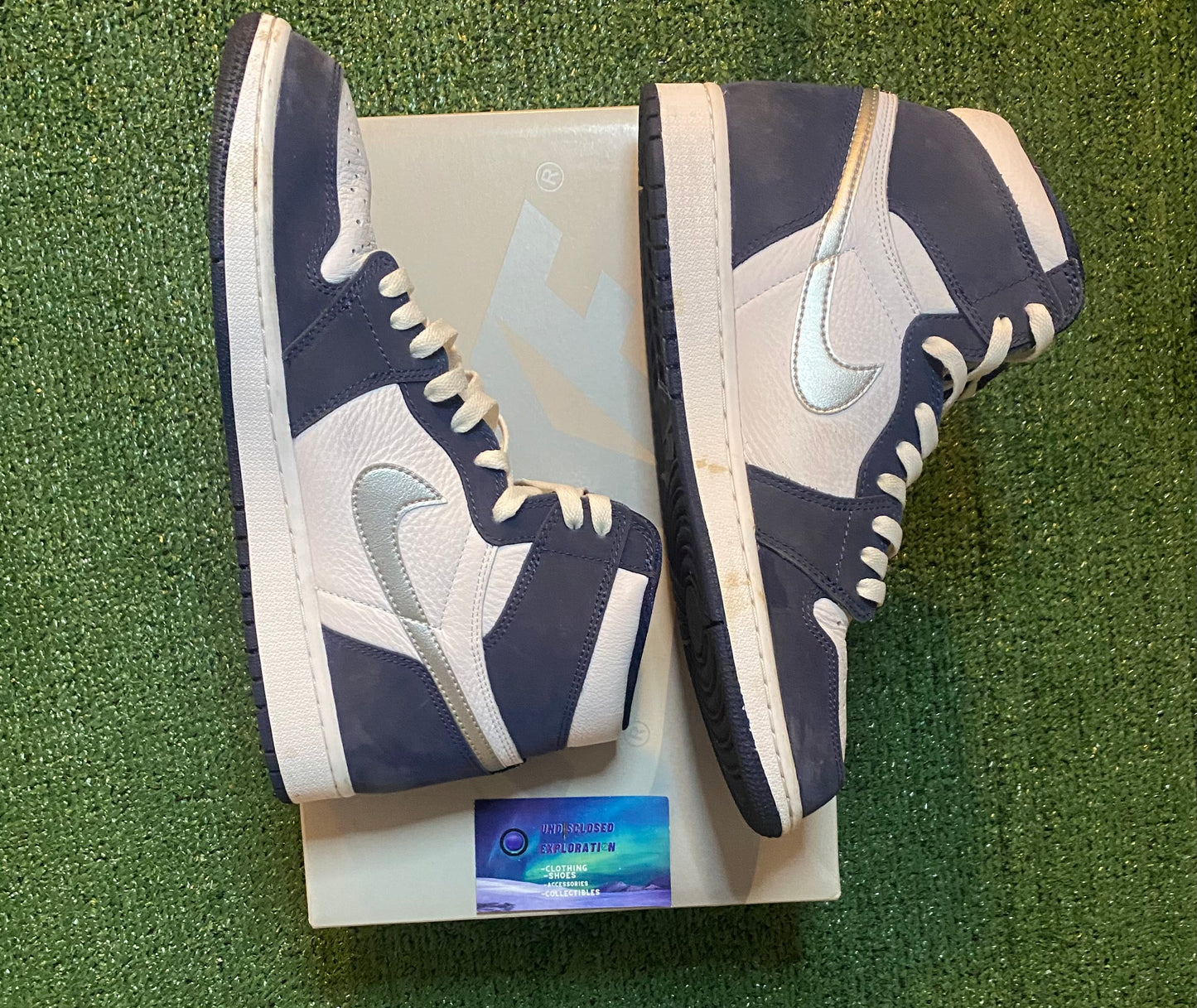 Jordan 1 high midnight navy size 10men/11.5women