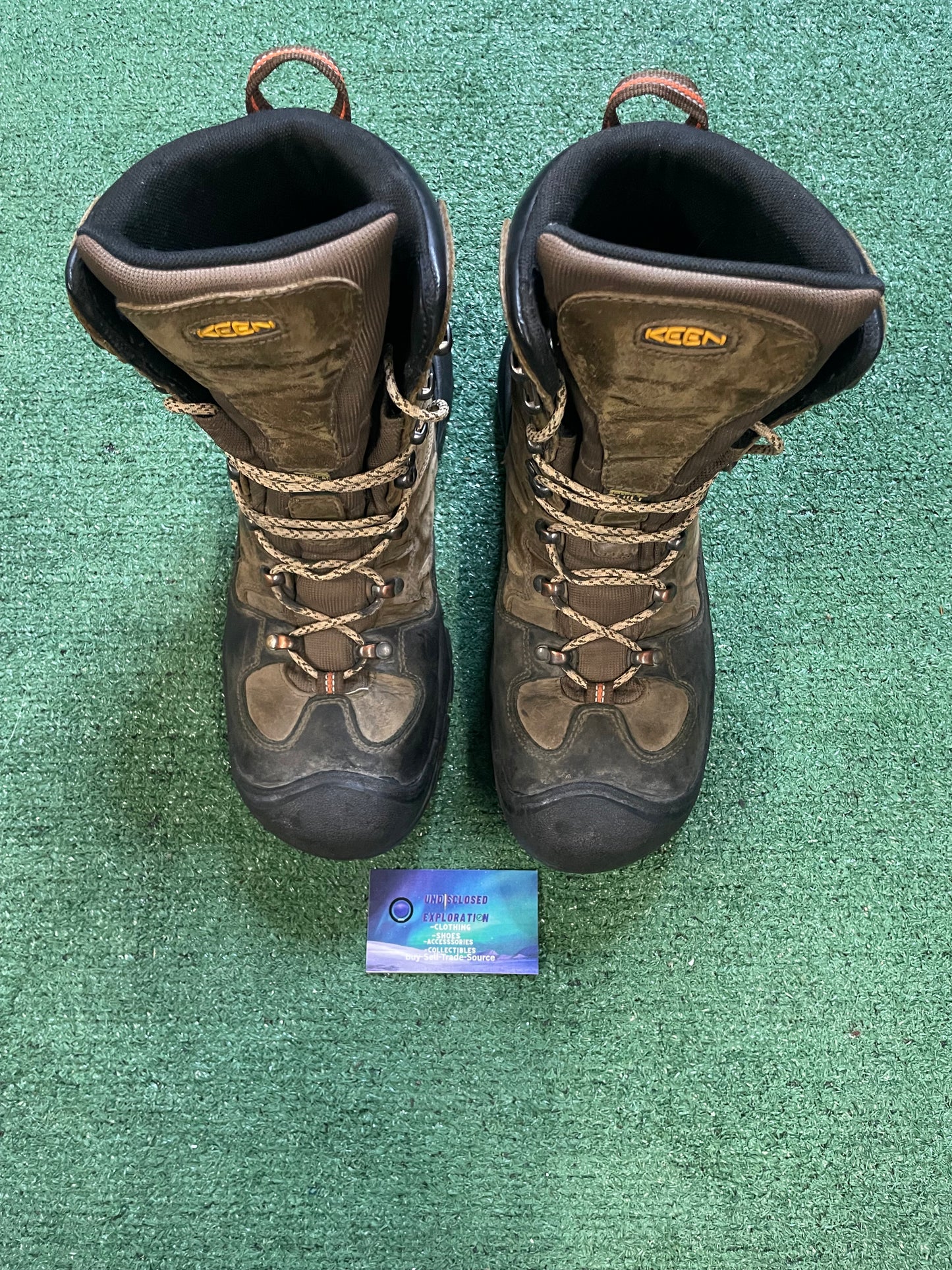 KEEN coburg 8 Utility boots size 11men/12.5women