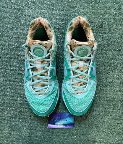 Nike KD 16 Wanda mint size 10men/11.5women