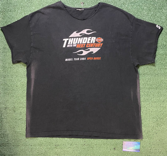 Vintage 2000s Harley Davidson Thunder into the Next Century tee
