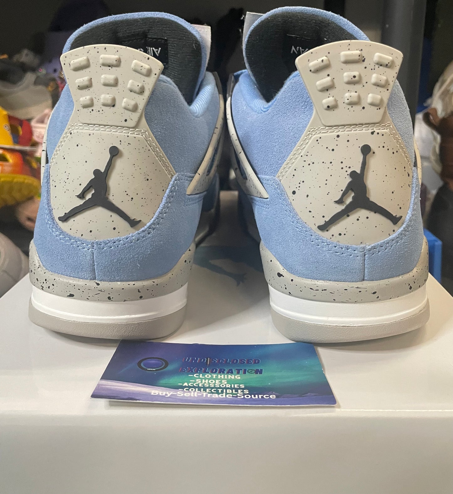 Air Jordan 4 Retro university blue size 8men/9.5women