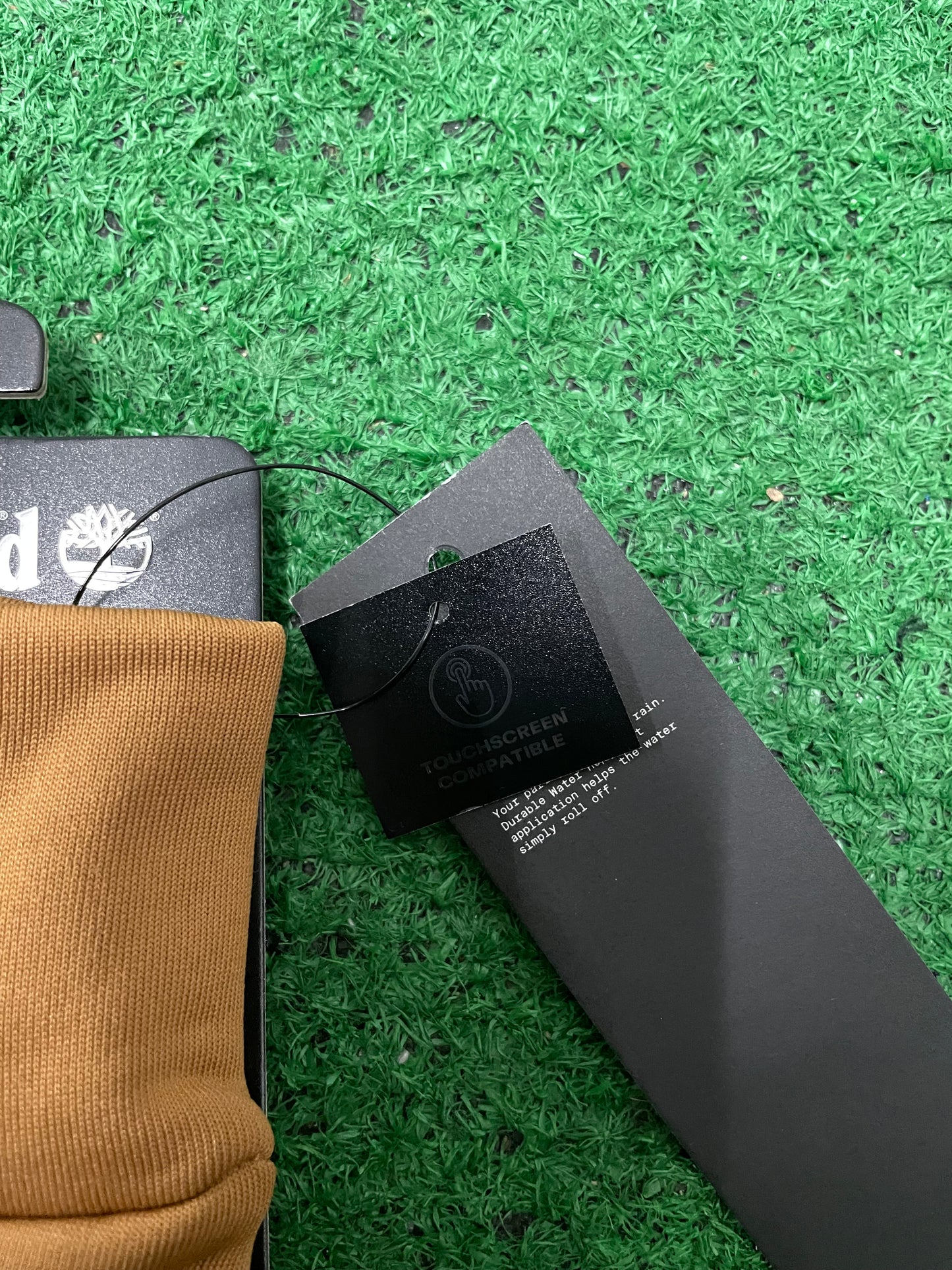 Timberland wheat/black touchscreen gloves