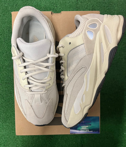 Yeezy analog 700 size 10.5men/12women