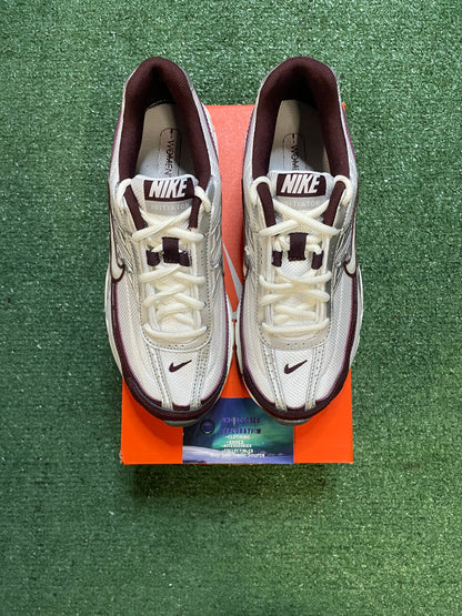 Nike Initiator burgundy crush